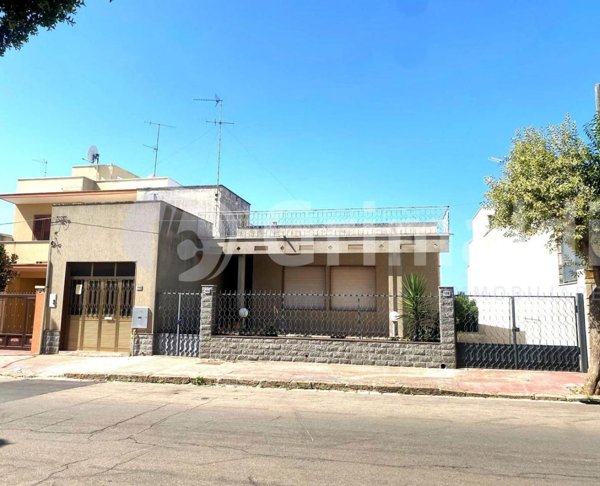 casa indipendente in vendita a Sannicola