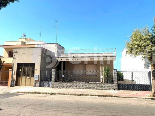 casa indipendente in vendita a Sannicola
