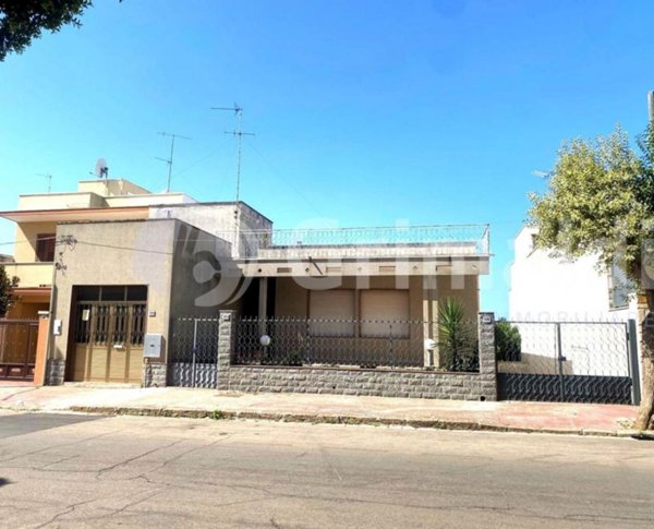casa indipendente in vendita a Sannicola