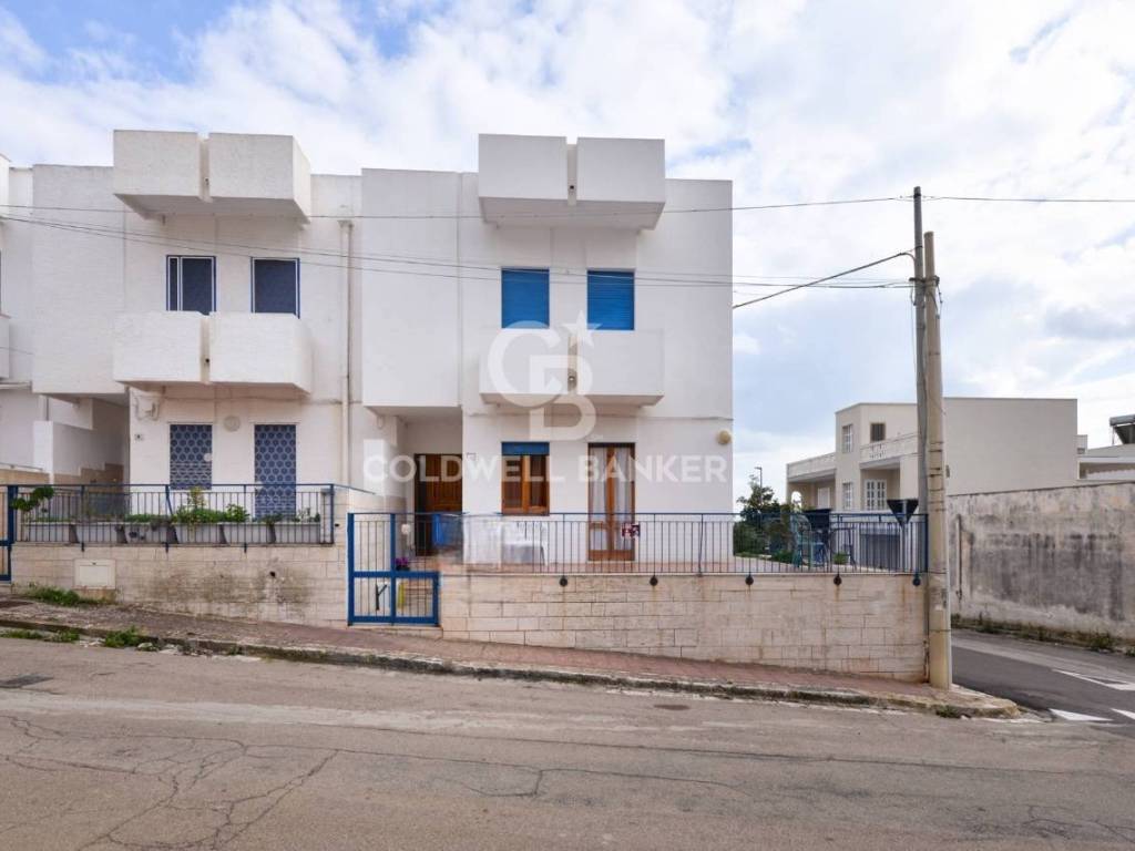 casa indipendente in vendita a Sannicola in zona Lido Conchiglie