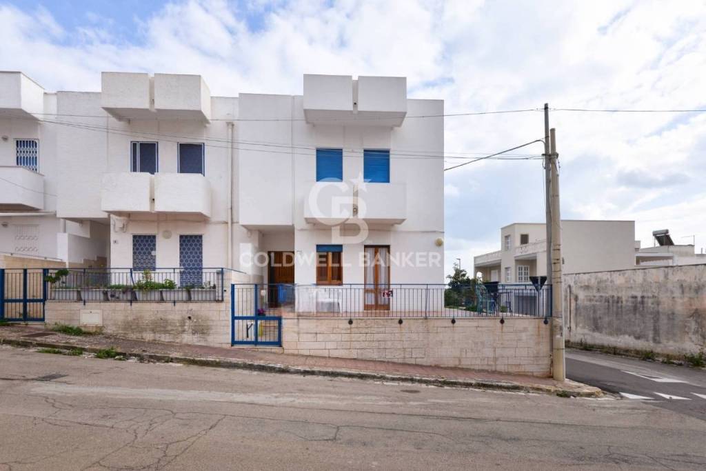 casa indipendente in vendita a Sannicola in zona Lido Conchiglie