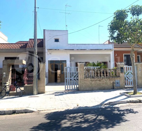 casa indipendente in vendita a Sannicola