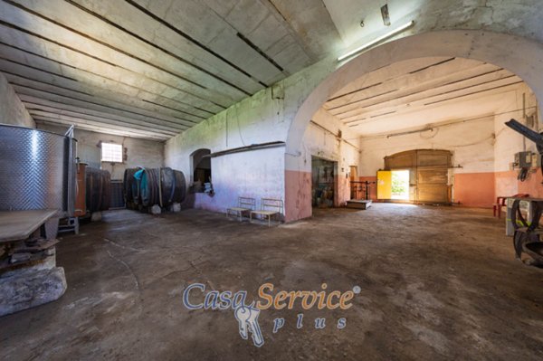 locale di sgombero in vendita a Sannicola