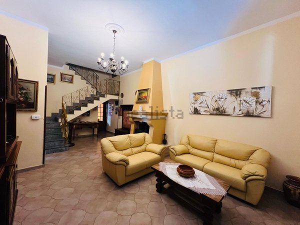 casa indipendente in vendita a Sannicola