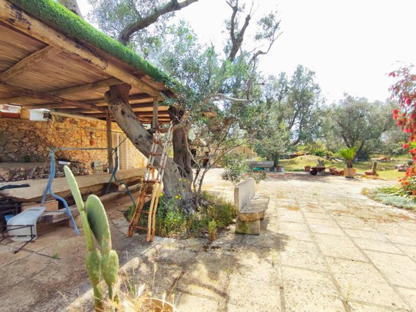 casa indipendente in vendita a Sannicola