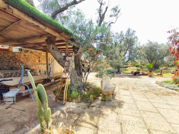 casa indipendente in vendita a Sannicola