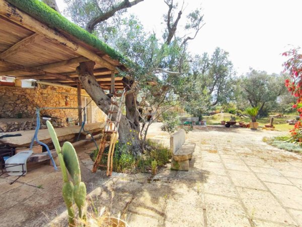 casa indipendente in vendita a Sannicola