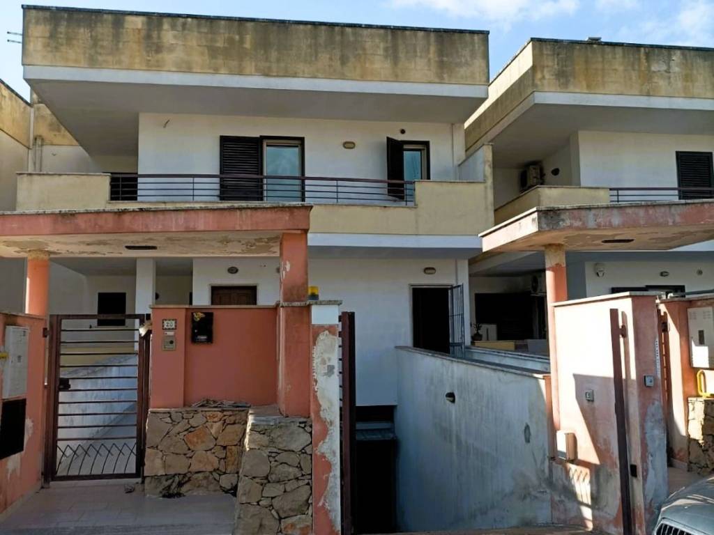 appartamento in vendita a Sannicola in zona Lido Conchiglie