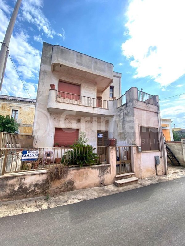 casa indipendente in vendita a Sannicola in zona Chiesanuova