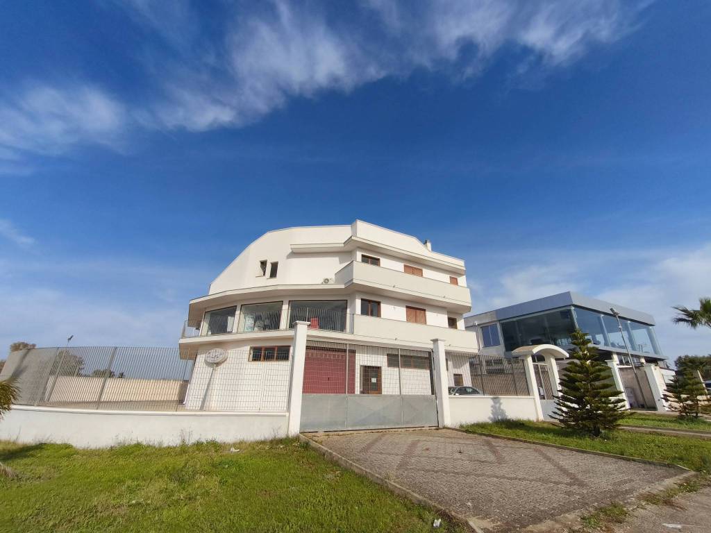 negozio in vendita a Sannicola