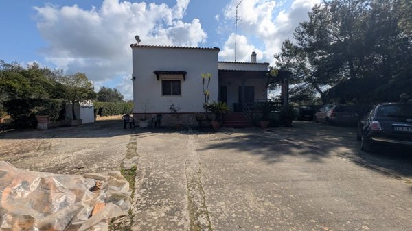 casa indipendente in vendita a Sannicola