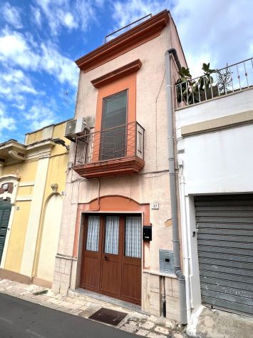 casa indipendente in vendita a Sannicola
