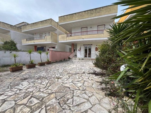 casa indipendente in vendita a Sannicola