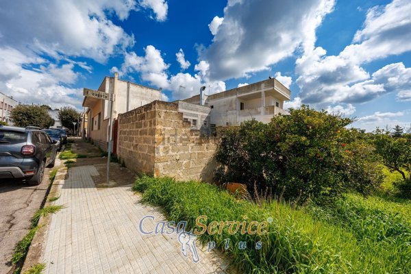 casa indipendente in vendita a Sannicola