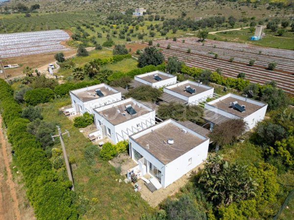 casa indipendente in vendita a Sannicola