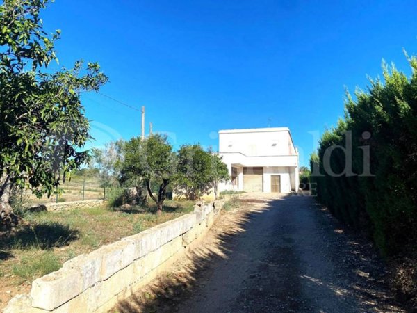 casa indipendente in vendita a Sannicola