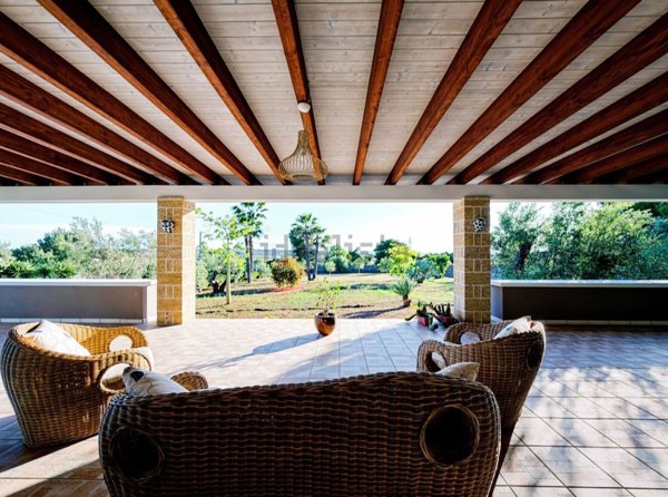 casa indipendente in vendita a Sannicola