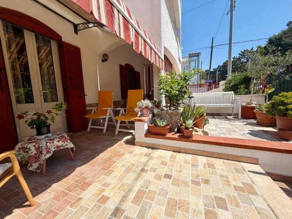 appartamento in vendita a Sannicola in zona Lido Conchiglie
