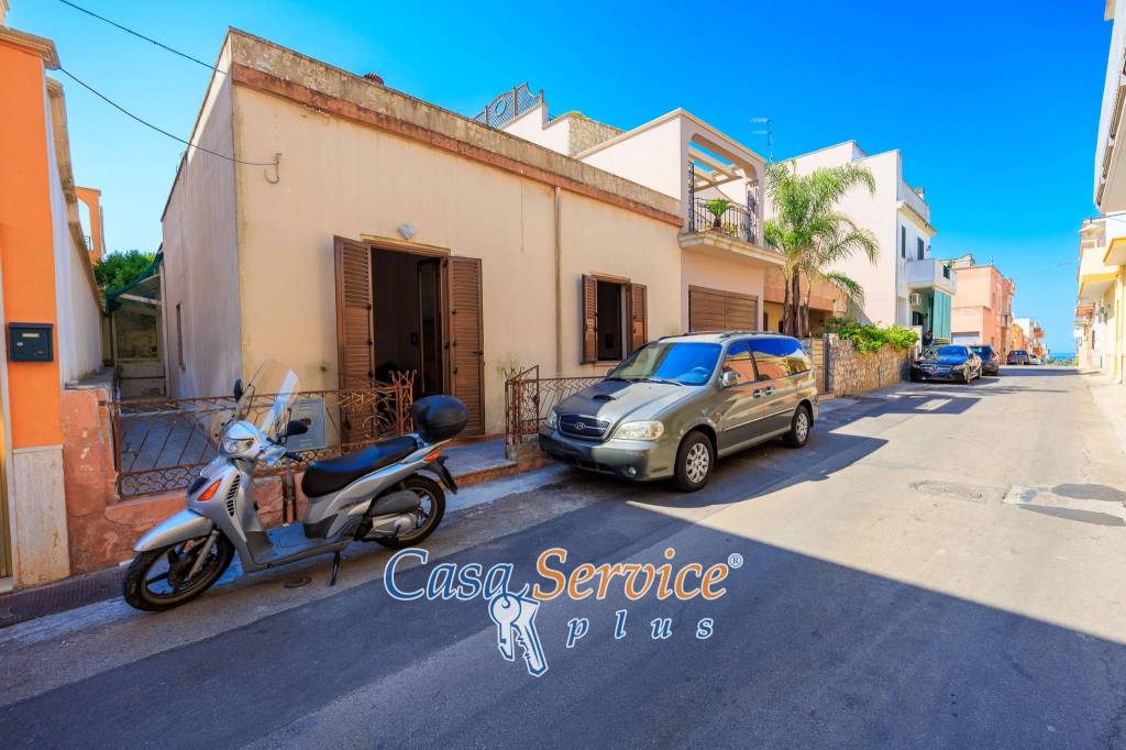 casa indipendente in vendita a Sannicola