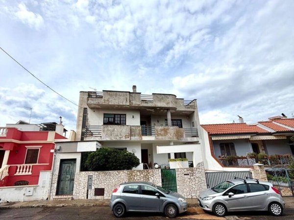 casa indipendente in vendita a Sannicola