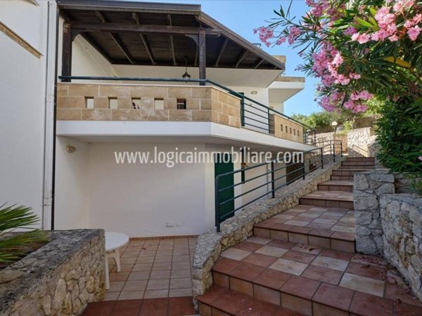 casa indipendente in vendita a Santa Cesarea Terme