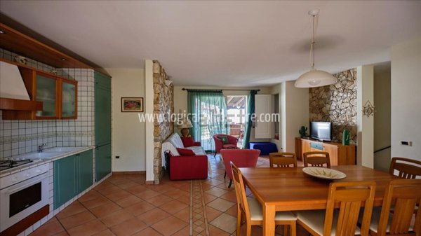 casa indipendente in vendita a Santa Cesarea Terme