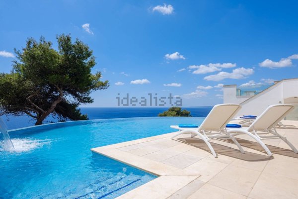 casa indipendente in vendita a Santa Cesarea Terme