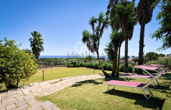 casa indipendente in vendita a Santa Cesarea Terme
