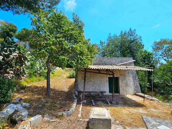 casa indipendente in vendita a Santa Cesarea Terme
