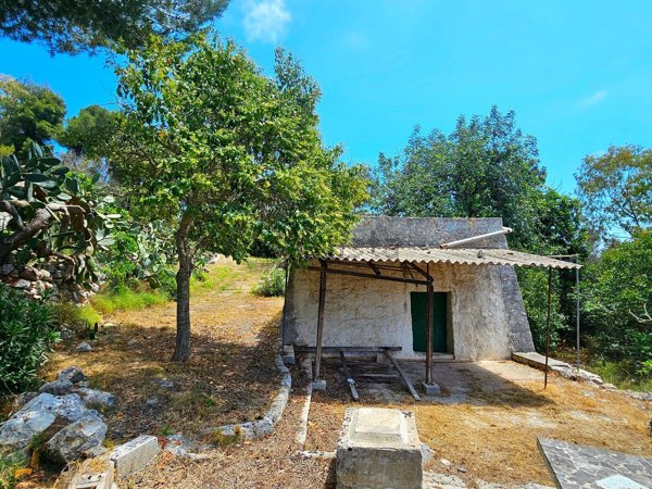 casa indipendente in vendita a Santa Cesarea Terme