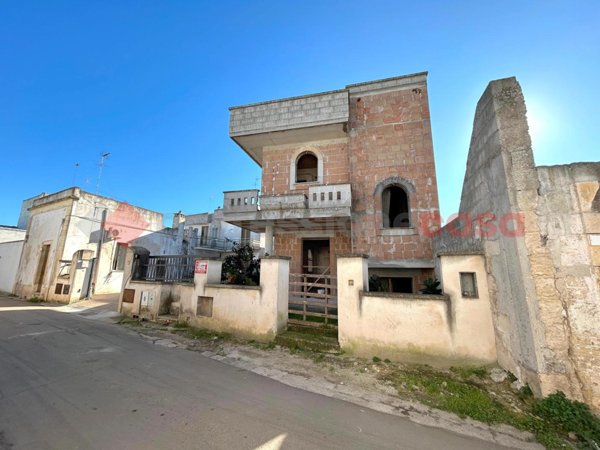 casa indipendente in vendita a Santa Cesarea Terme in zona Cerfignano