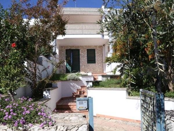 casa indipendente in vendita a Santa Cesarea Terme