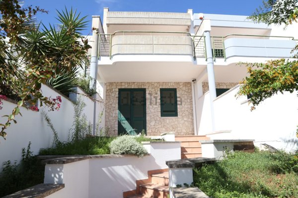 casa indipendente in vendita a Santa Cesarea Terme