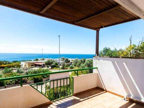 casa indipendente in vendita a Santa Cesarea Terme