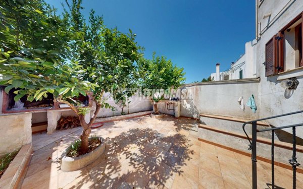 casa indipendente in vendita a Santa Cesarea Terme in zona Vitigliano