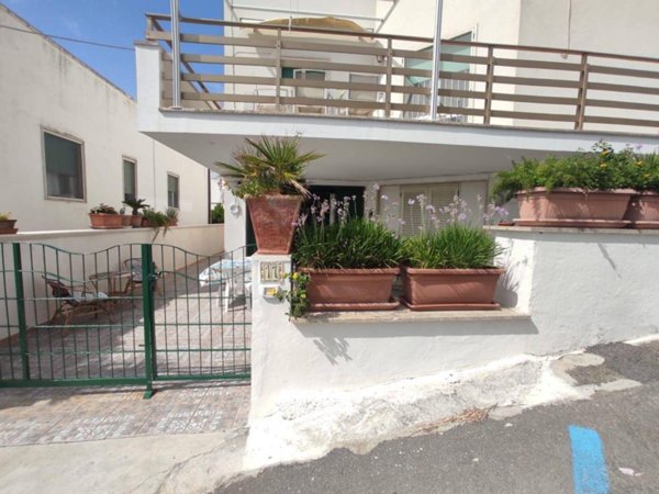casa indipendente in vendita a Santa Cesarea Terme