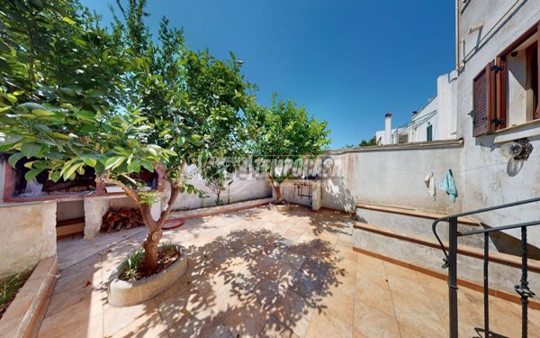 casa indipendente in vendita a Santa Cesarea Terme in zona Vitigliano