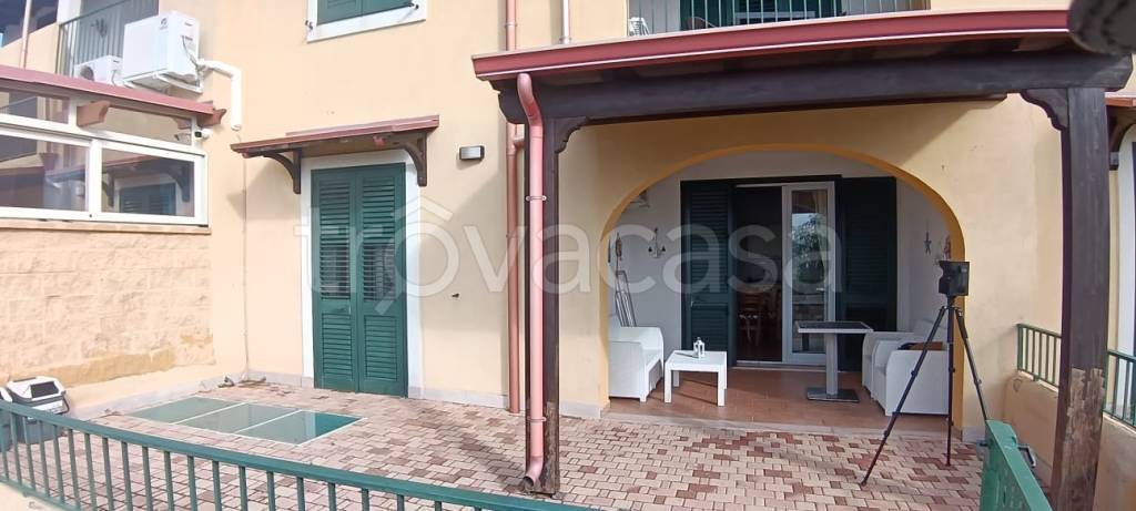 casa indipendente in vendita a Santa Cesarea Terme