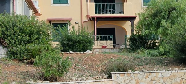 casa indipendente in vendita a Santa Cesarea Terme