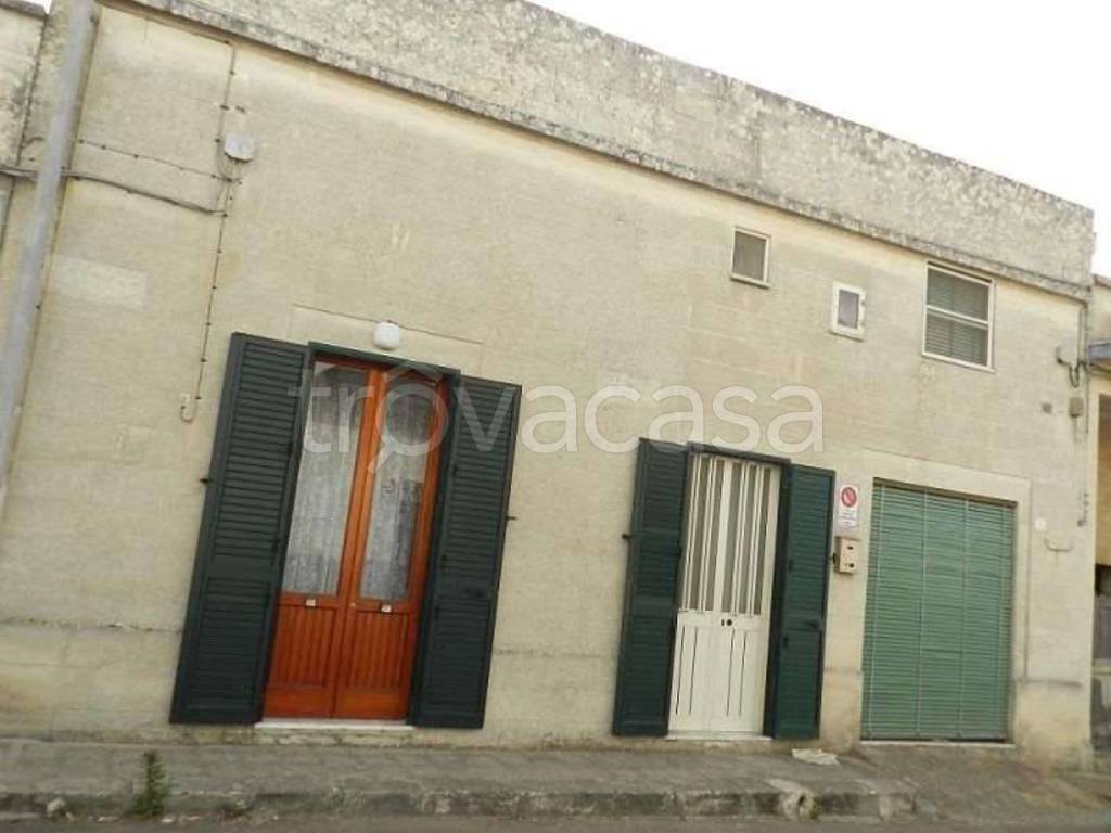 casa indipendente in vendita a Scorrano