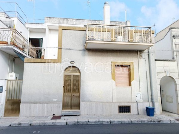 casa indipendente in vendita a Scorrano