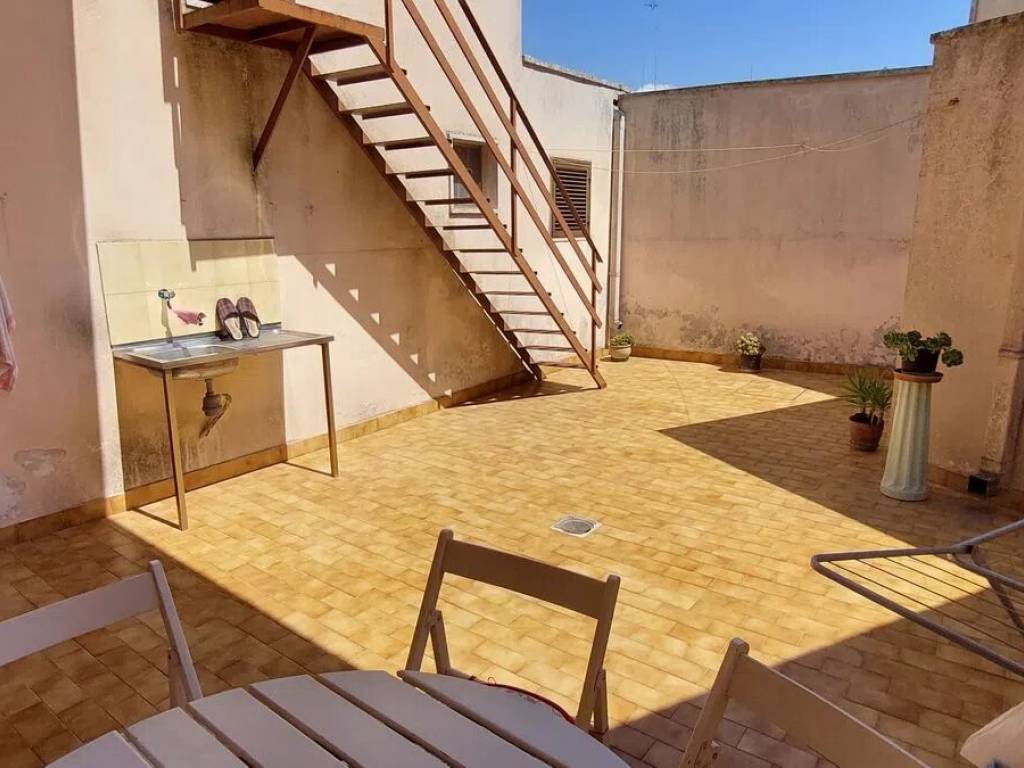 casa indipendente in vendita a Scorrano