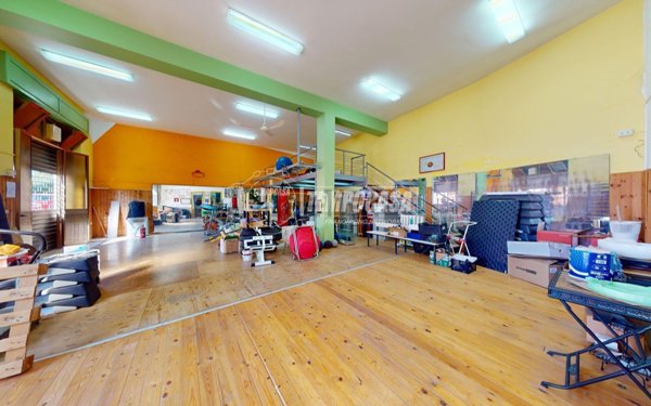 locale commerciale in vendita a Scorrano