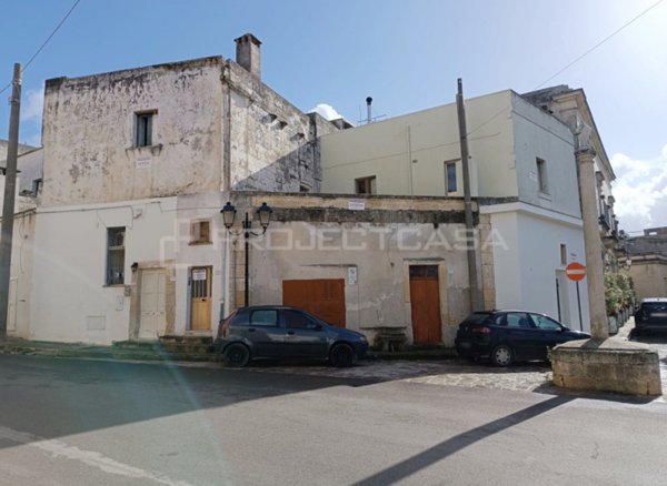 casa indipendente in vendita a Scorrano