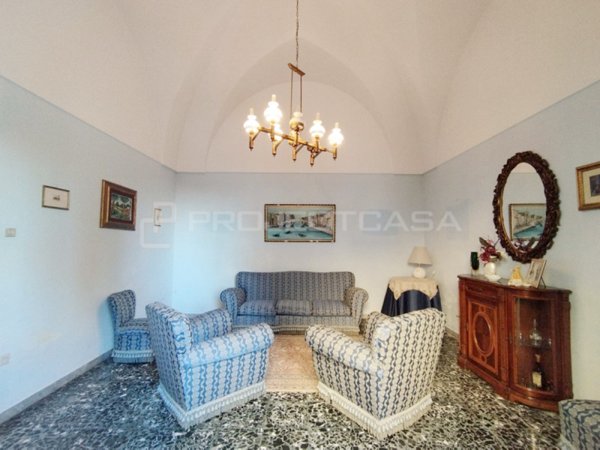 casa indipendente in vendita a Scorrano