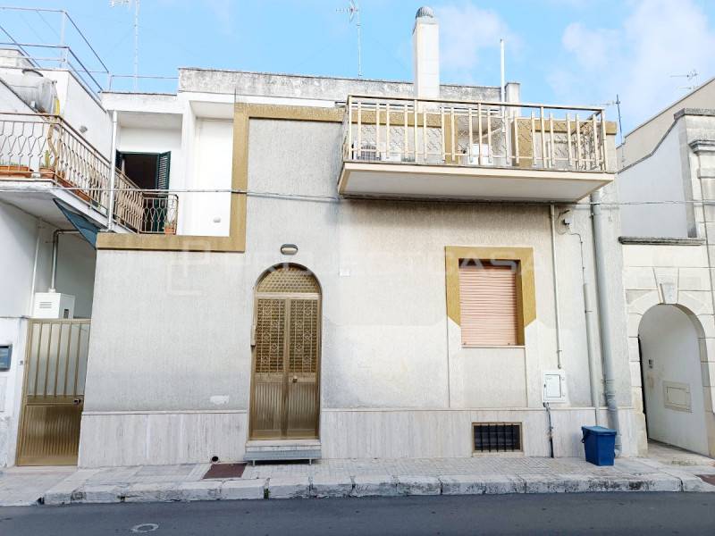 casa indipendente in vendita a Scorrano