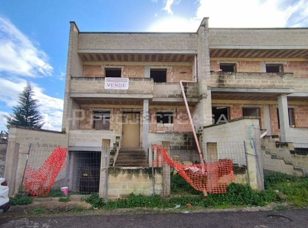 casa indipendente in vendita a Scorrano