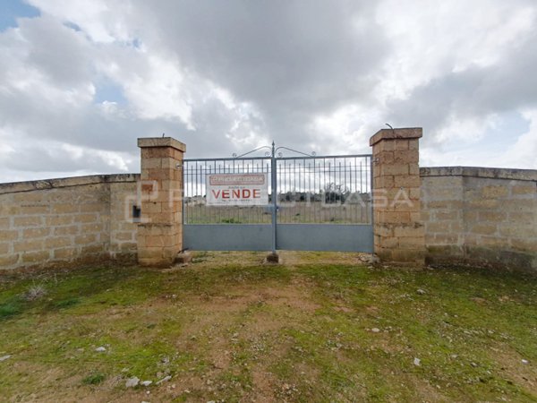 casa indipendente in vendita a Scorrano