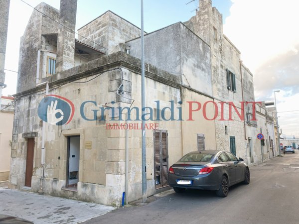 casa indipendente in vendita a Scorrano