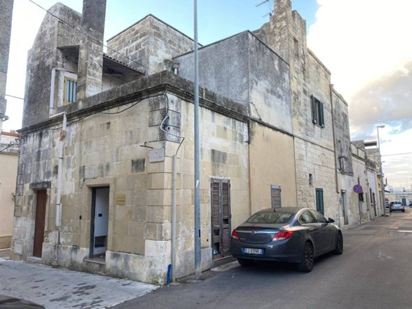 casa indipendente in vendita a Scorrano